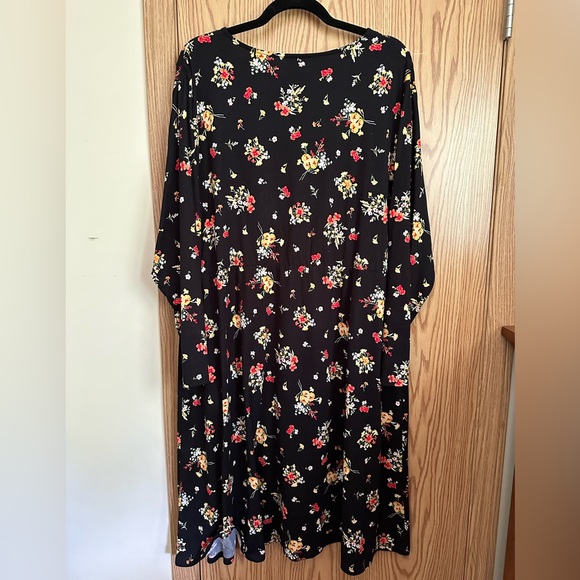 George super soft knit faux wrap midi dress EUC 2X black with floral print - Picture 2 of 6